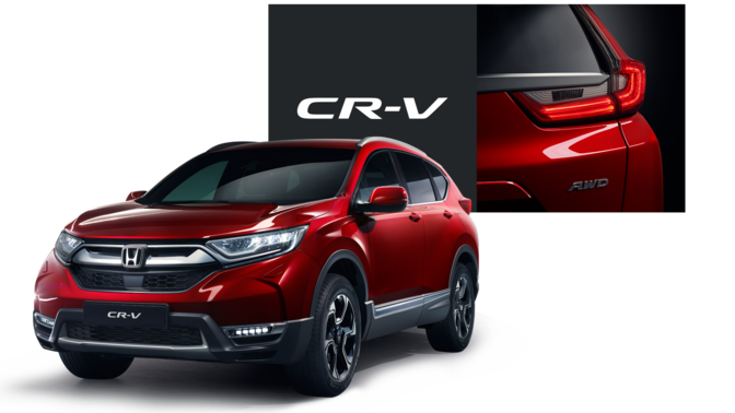 Vue de trois quarts avant du Honda CR-V avec gros plan des feux arrière et du logo CR-V.