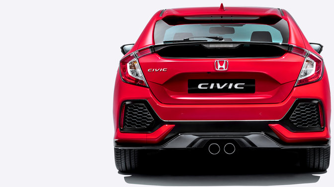Vue de l'arrière de la Honda Civic.