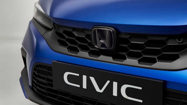 Honda Civic e:HEV avec le pack Titanium.