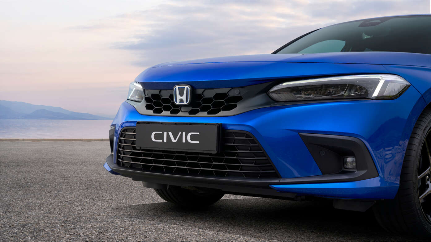 Close up of the front bumper on the Honda Civic e:HEV.