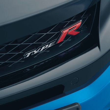 Gros plan sur le spoiler aérodynamique de la Honda Civic Type R.