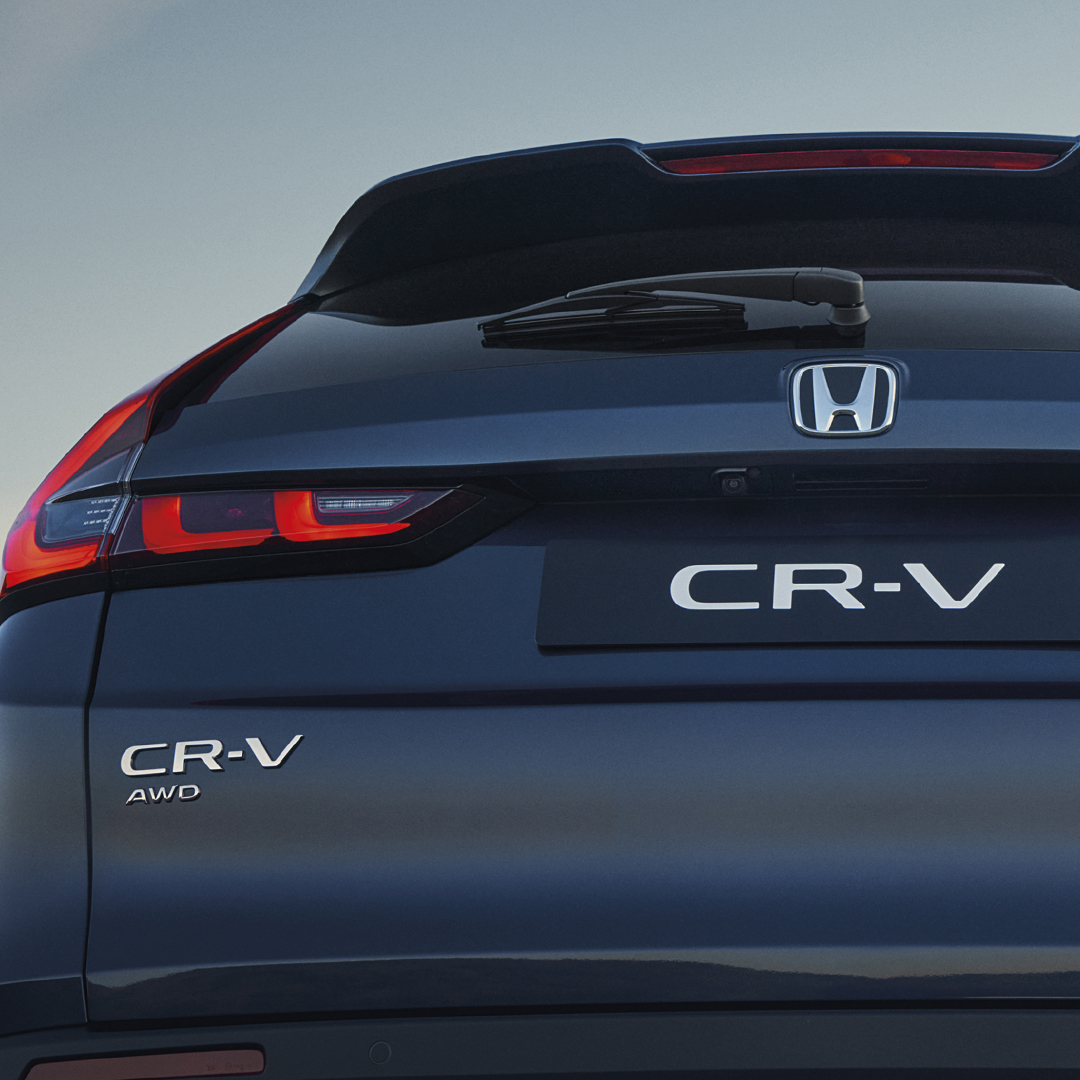 Gros plan sur l’arrière du Honda CR-V hybride.